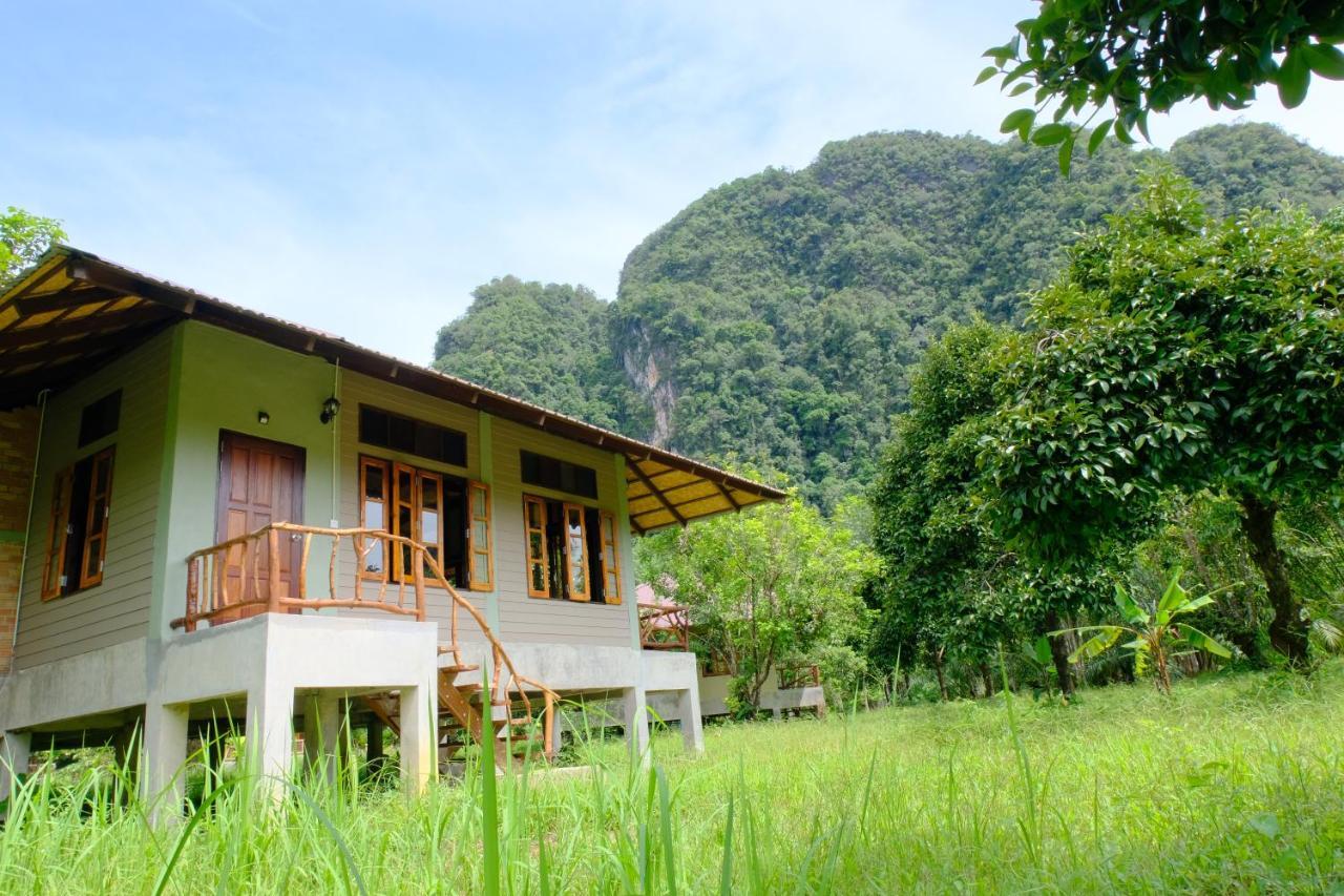 Monkey Mansion - Jungalows & Tours Khao Sok National Park Exterior photo