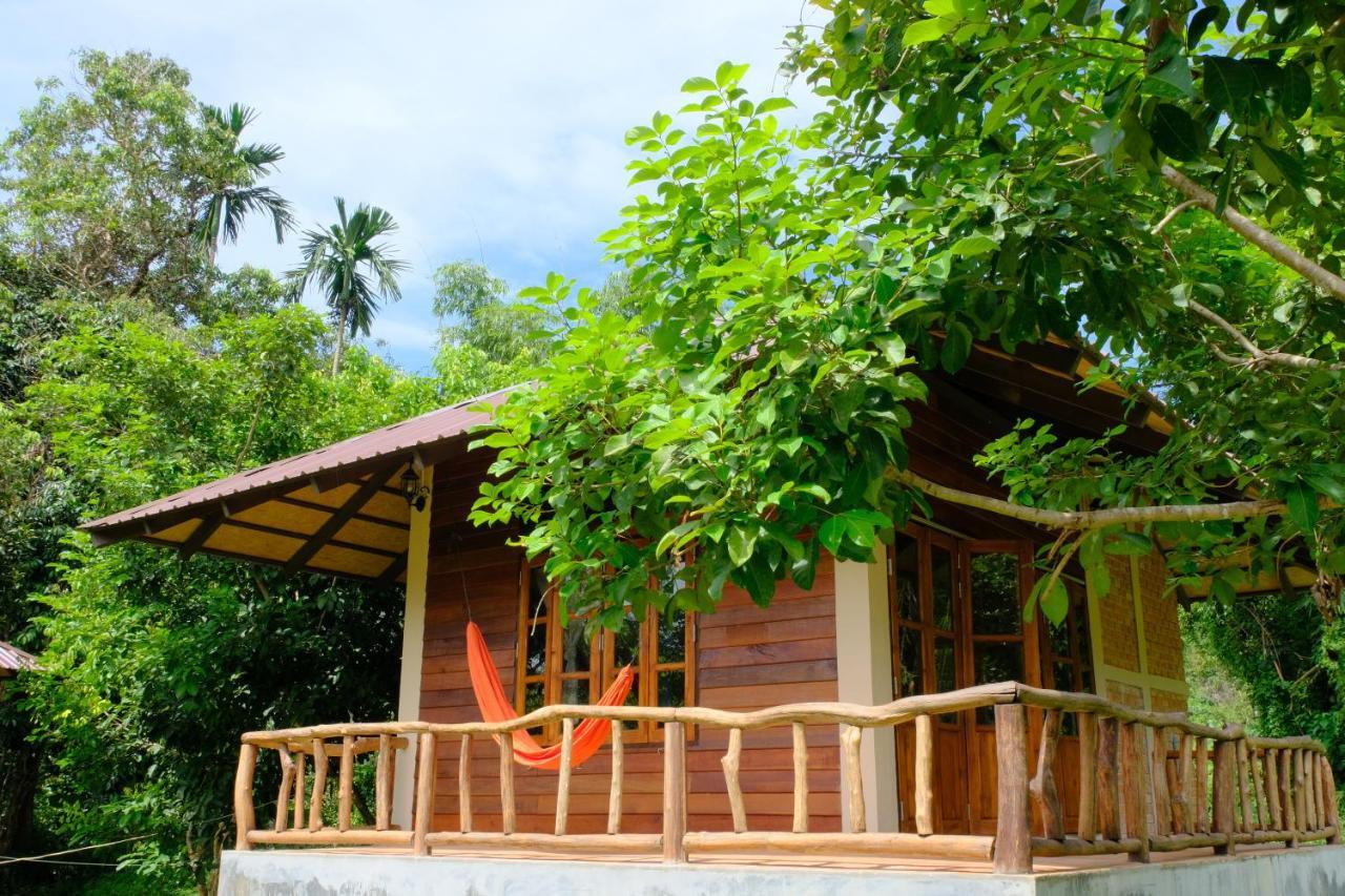 Monkey Mansion - Jungalows & Tours Khao Sok National Park Exterior photo