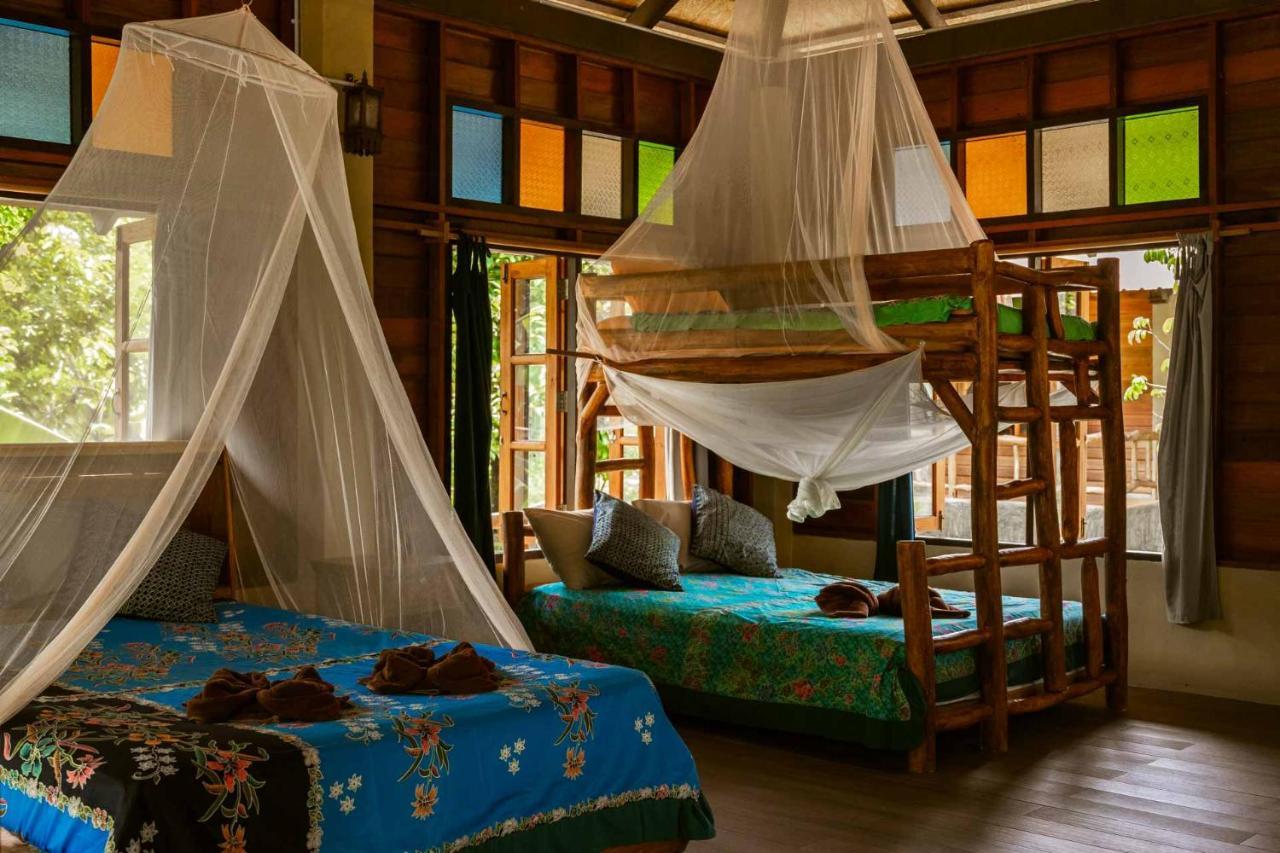 Monkey Mansion - Jungalows & Tours Khao Sok National Park Exterior photo