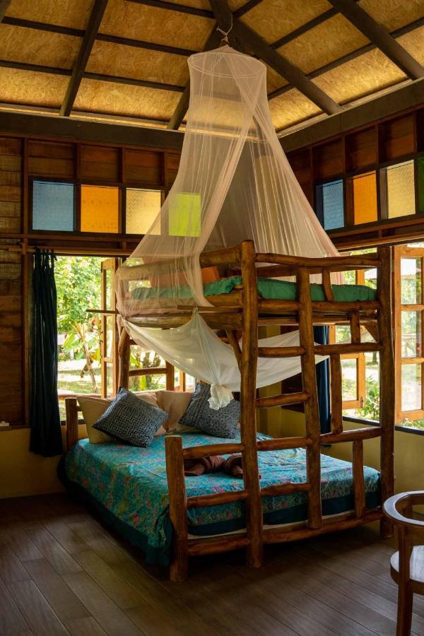 Monkey Mansion - Jungalows & Tours Khao Sok National Park Exterior photo