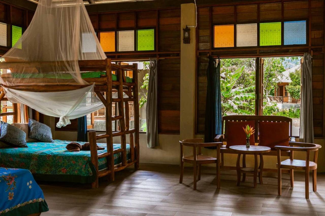 Monkey Mansion - Jungalows & Tours Khao Sok National Park Exterior photo