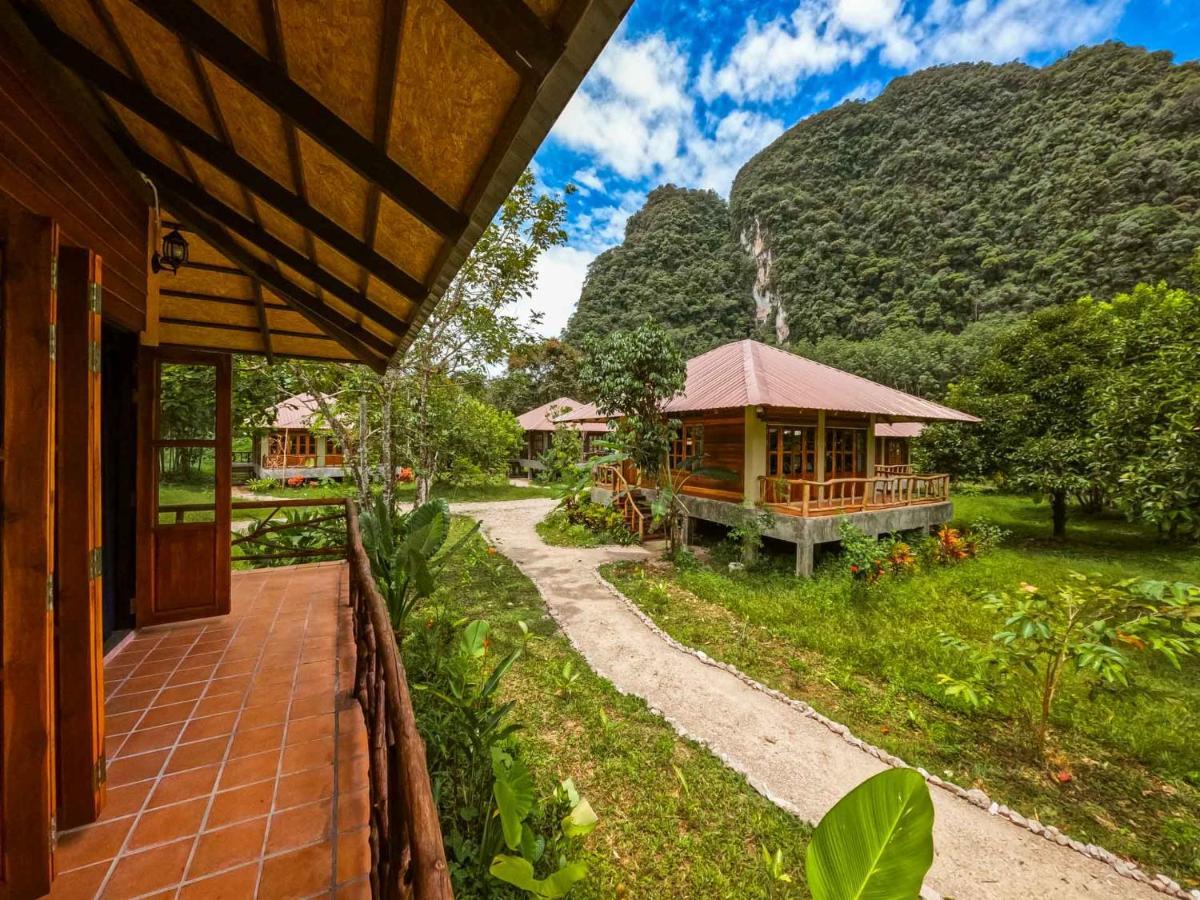 Monkey Mansion - Jungalows & Tours Khao Sok National Park Exterior photo