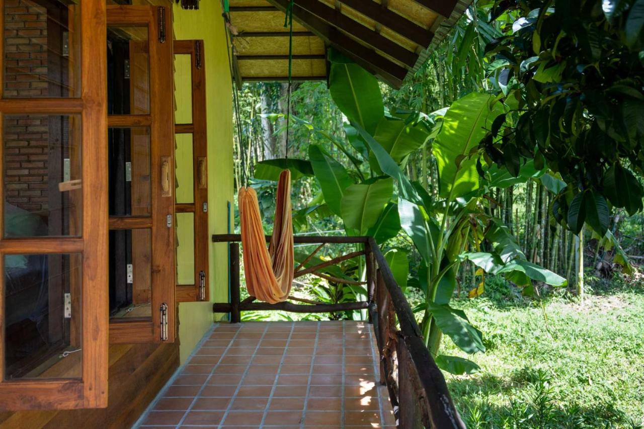 Monkey Mansion - Jungalows & Tours Khao Sok National Park Exterior photo